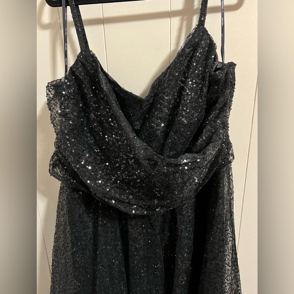 City Chic Black Sequin V-Neck Spaghetti Strap Gown - Picture 5 of 16